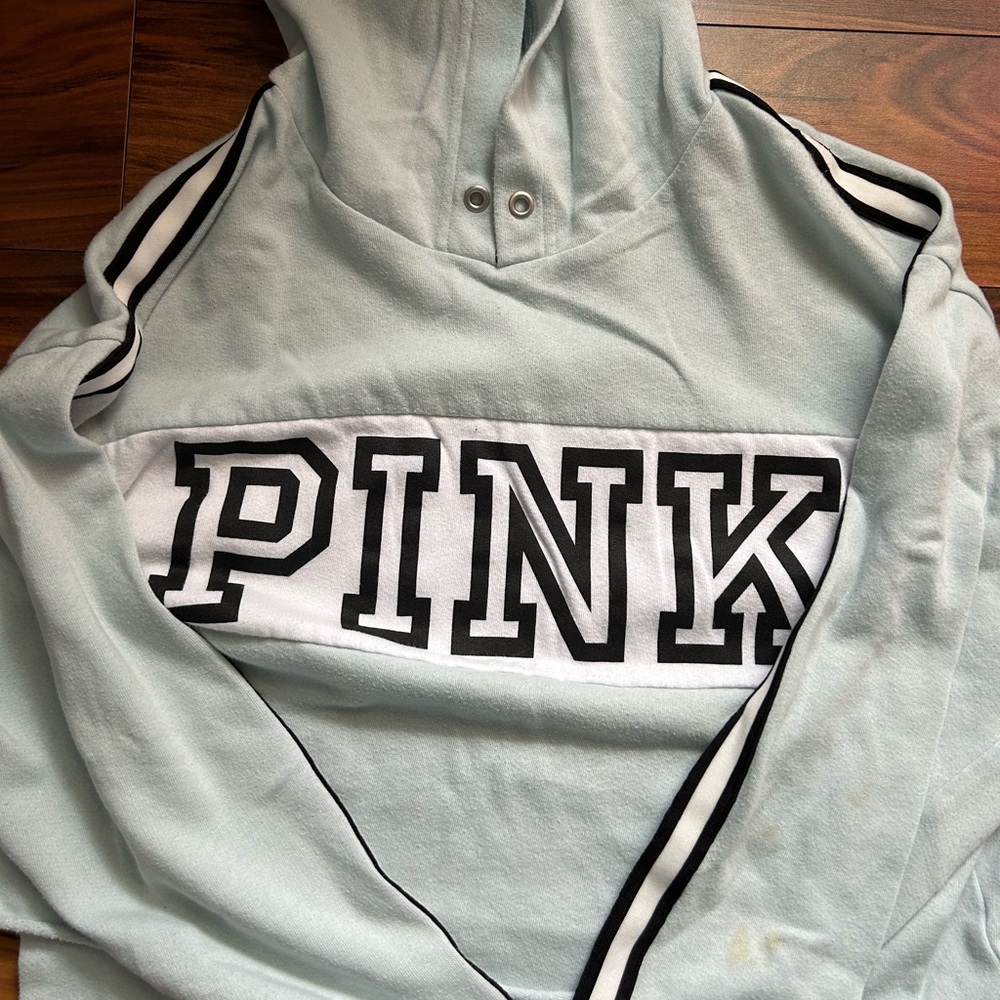 Pink by Victoria’s Secret blue cropped top women’s size small with no flaws